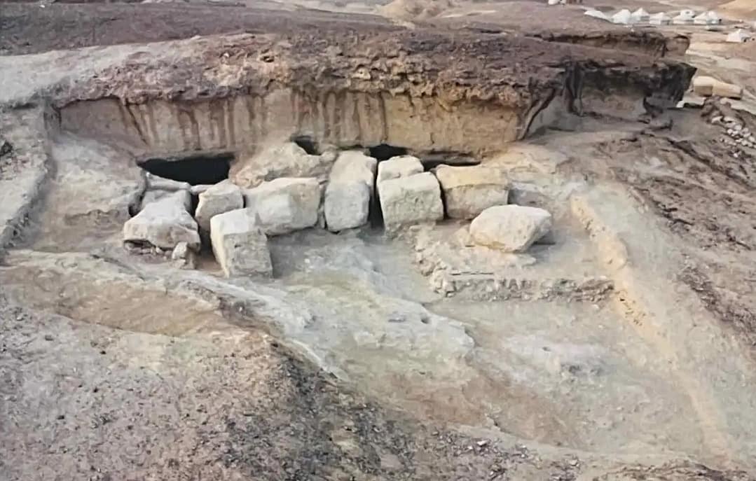 Wadi el Jarf cache