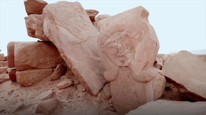 remains of a Hathor statue